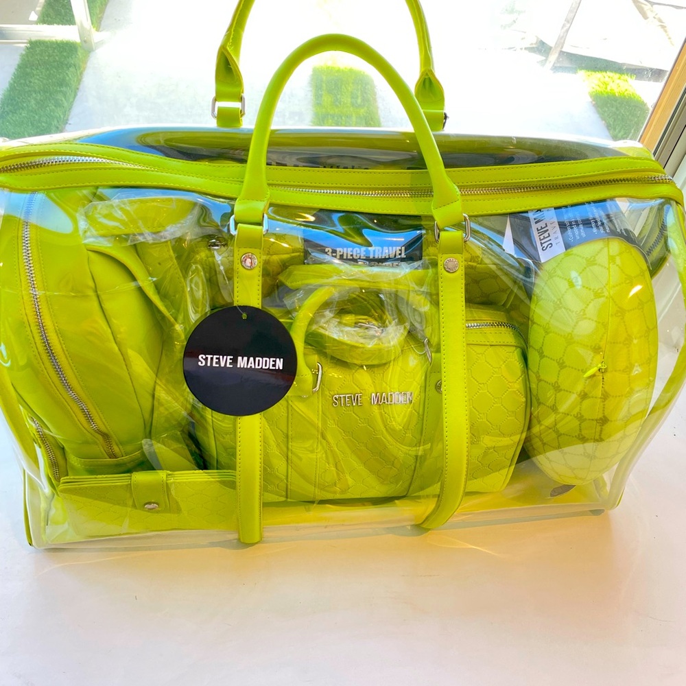 Steve Madden 6 piece travel bag.  NWT. Brand New. Great for trips.